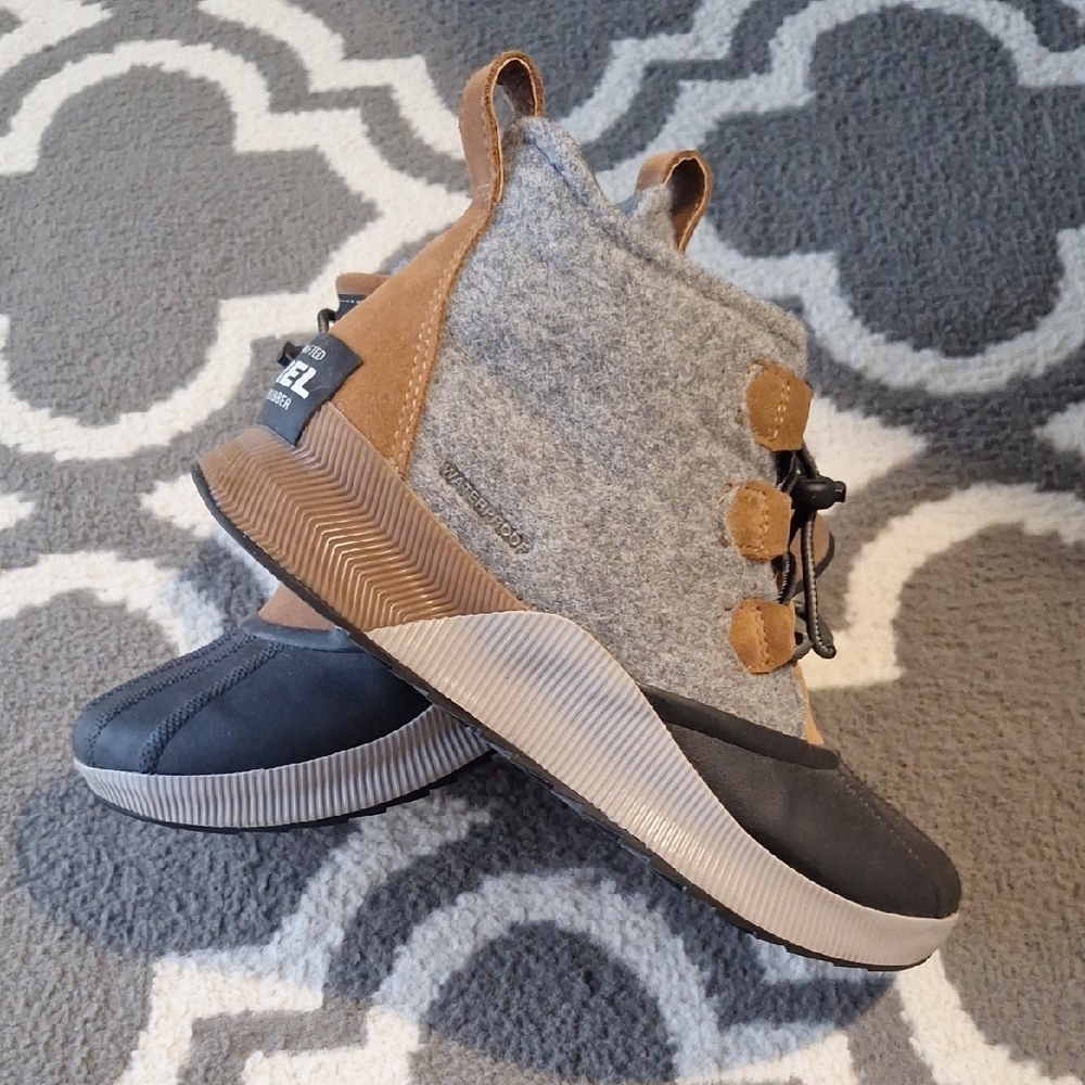 Sorel Gray and Tan Winter Boots
